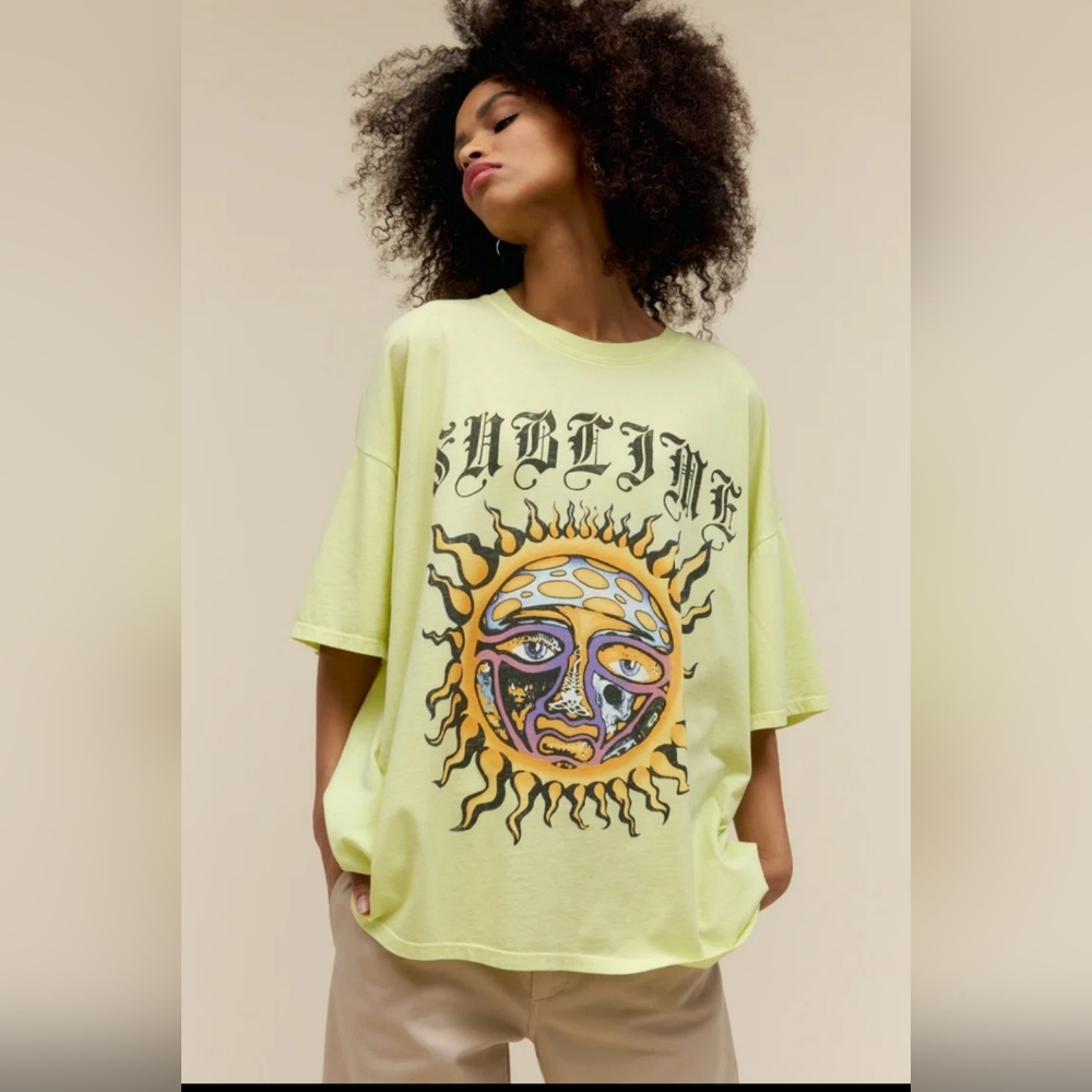 NWT DAYDREAMER SUBLIME OLD ENGLISH TEE, ONE SIZE